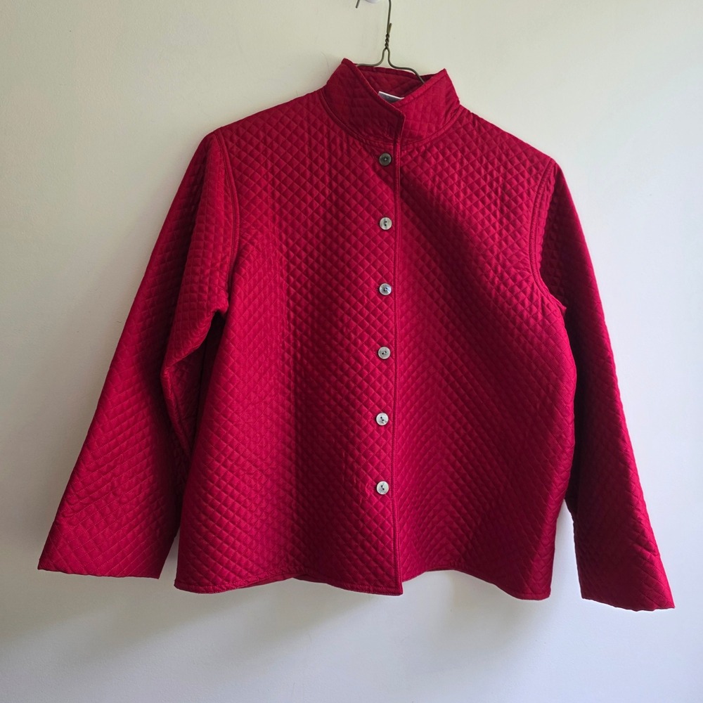 MFA Boston Women Red Quilted 100% Silk Jacket Mock Neck Button Size M Capsule